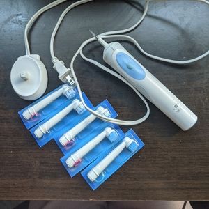 ORAL-B BRAUN 3709 PRO TIMER ELECTRIC TOOTHBRUSH w /CHARGER 3757 F3.5 white blue